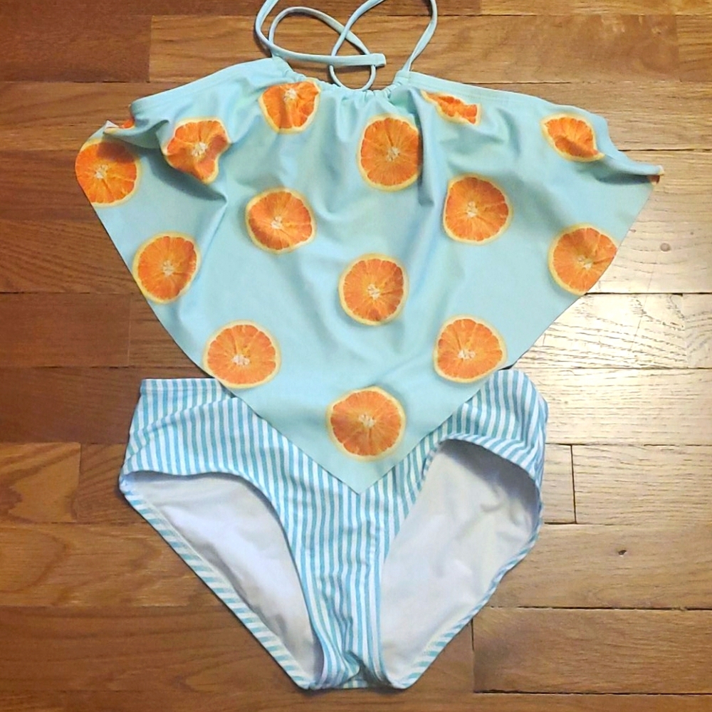 2-piece swim suit